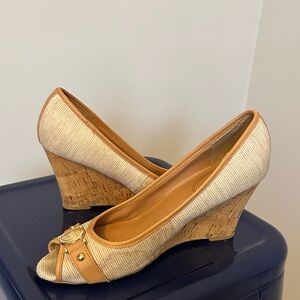Tommy Hilfiger Cream and Tan Wedges